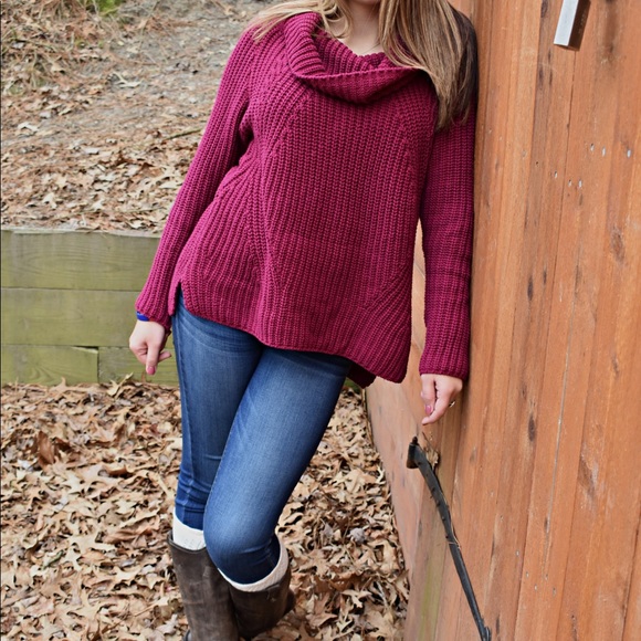 Express Magenta big neck sweater - Picture 5 of 5